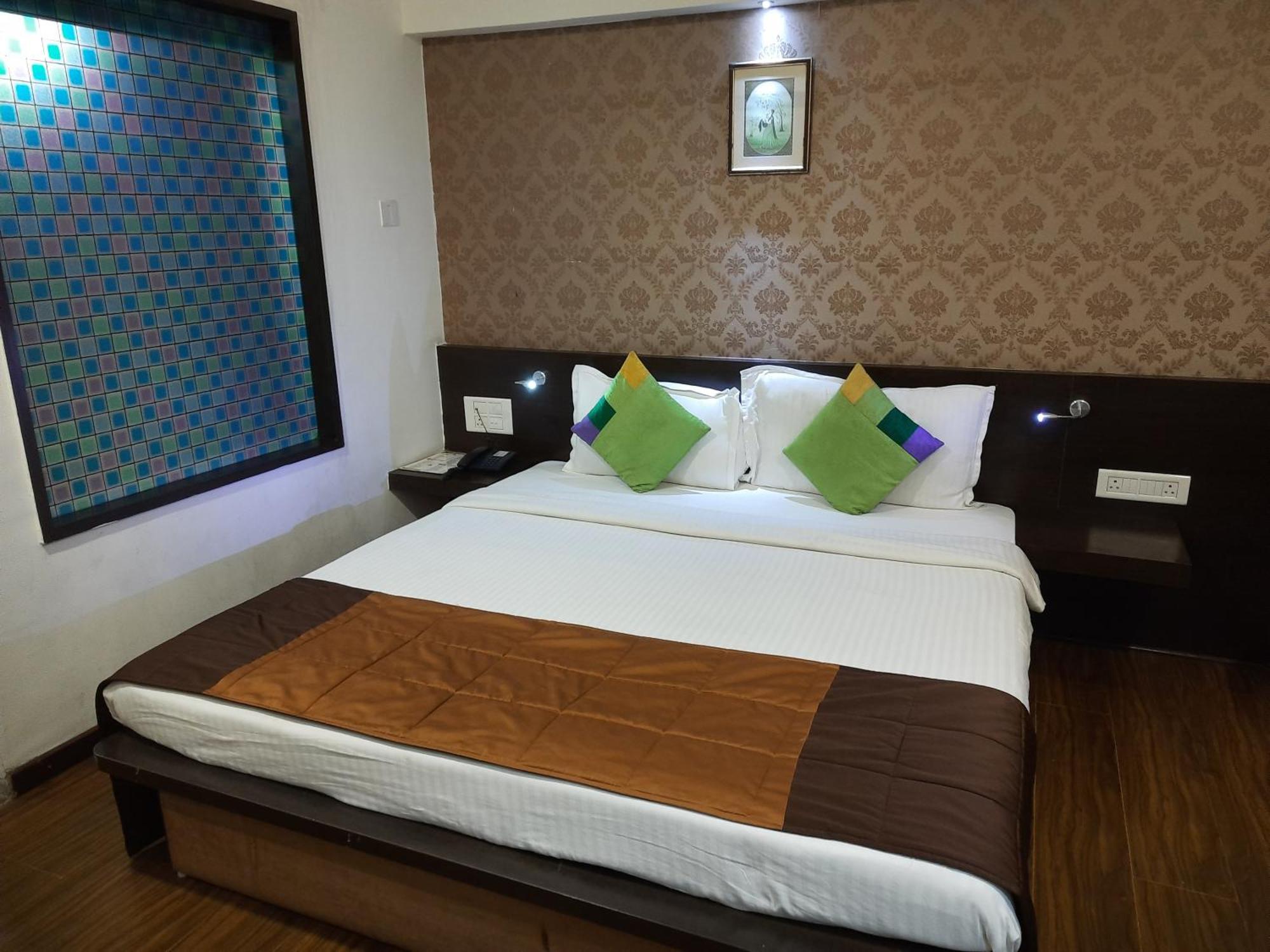 Hotel Lxia Hinjewadi - Indian Nationals Only Pimpri-Chinchwad المظهر الخارجي الصورة
