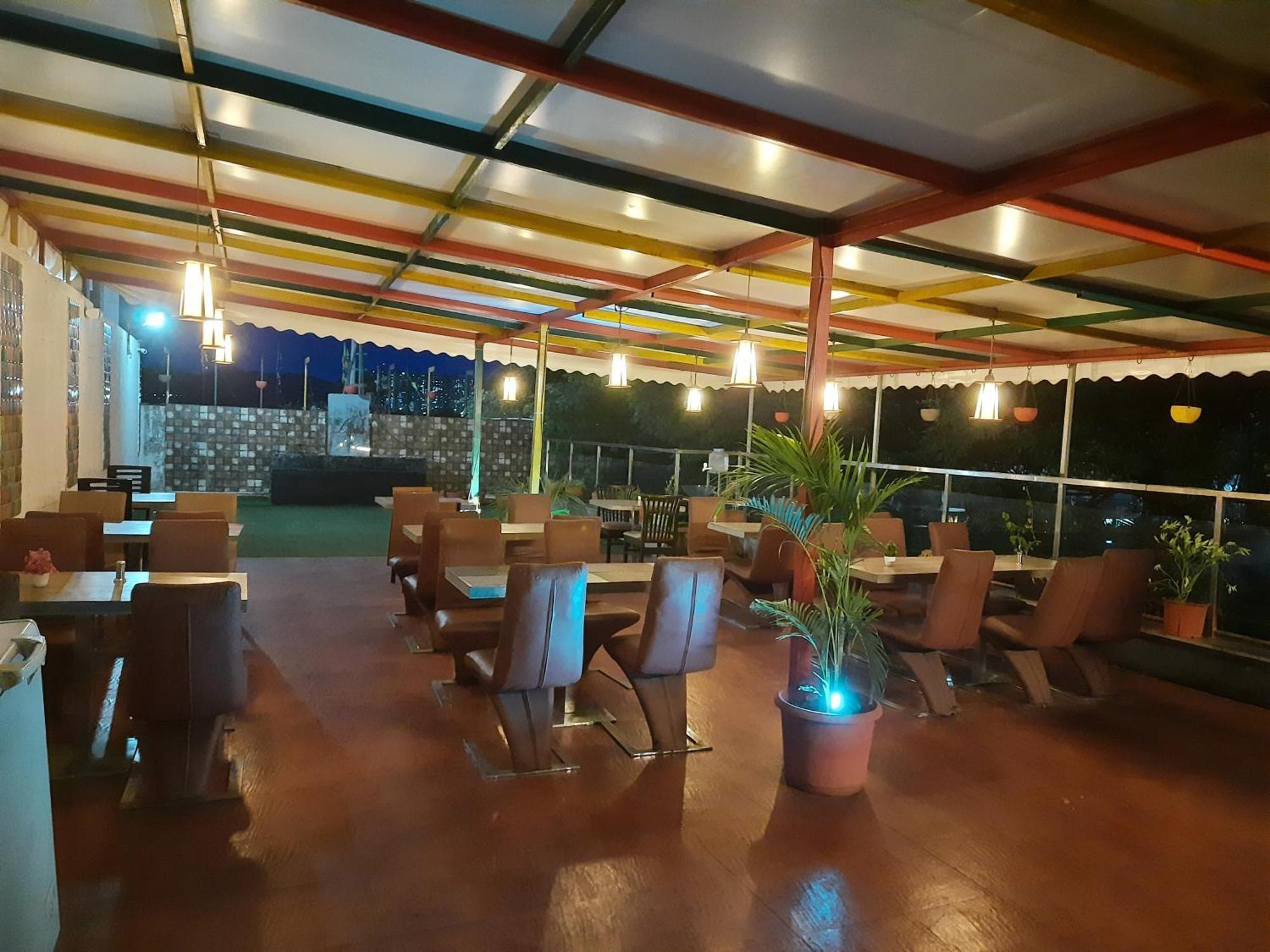 Hotel Lxia Hinjewadi - Indian Nationals Only Pimpri-Chinchwad المظهر الخارجي الصورة