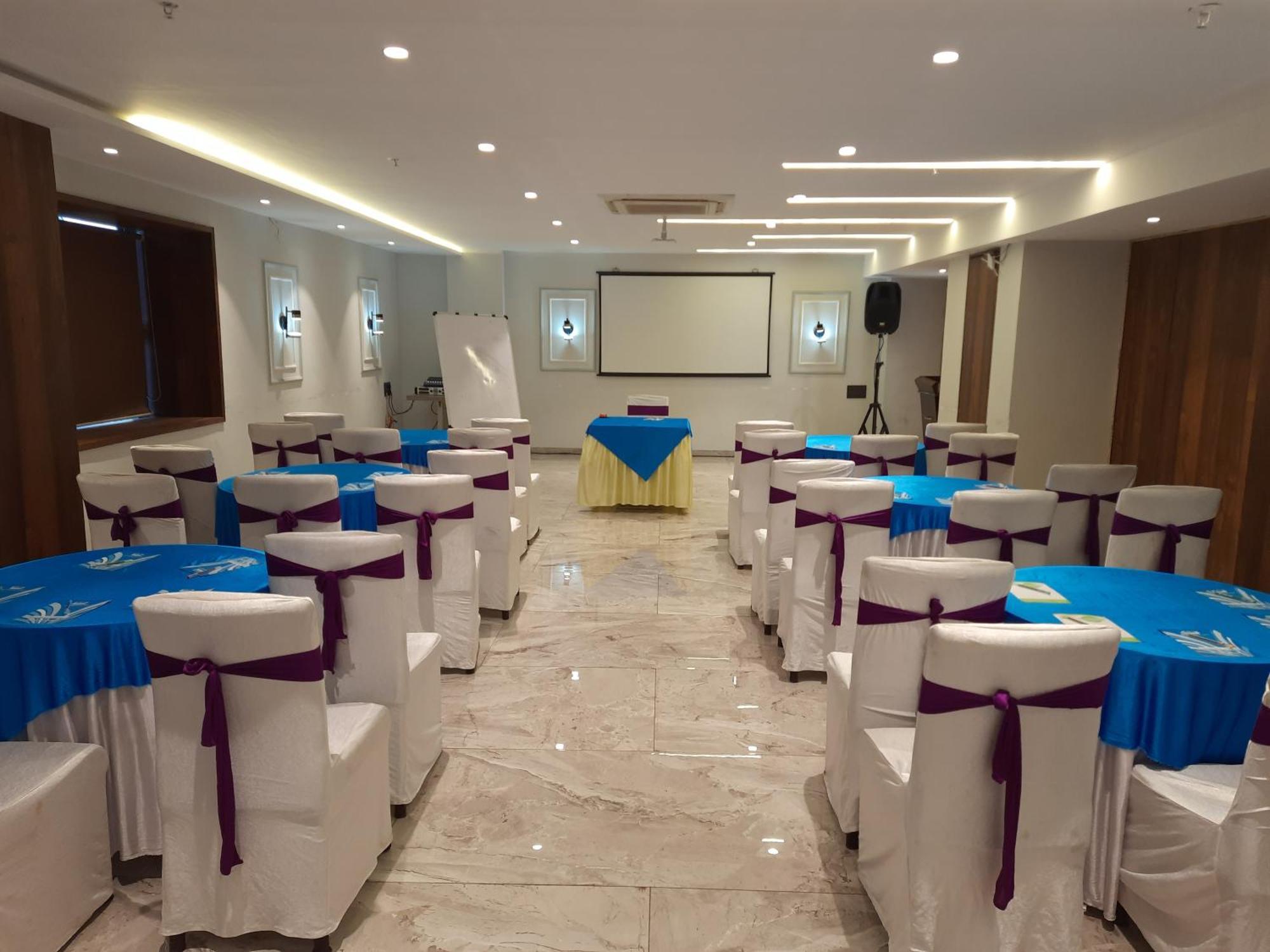 Hotel Lxia Hinjewadi - Indian Nationals Only Pimpri-Chinchwad المظهر الخارجي الصورة