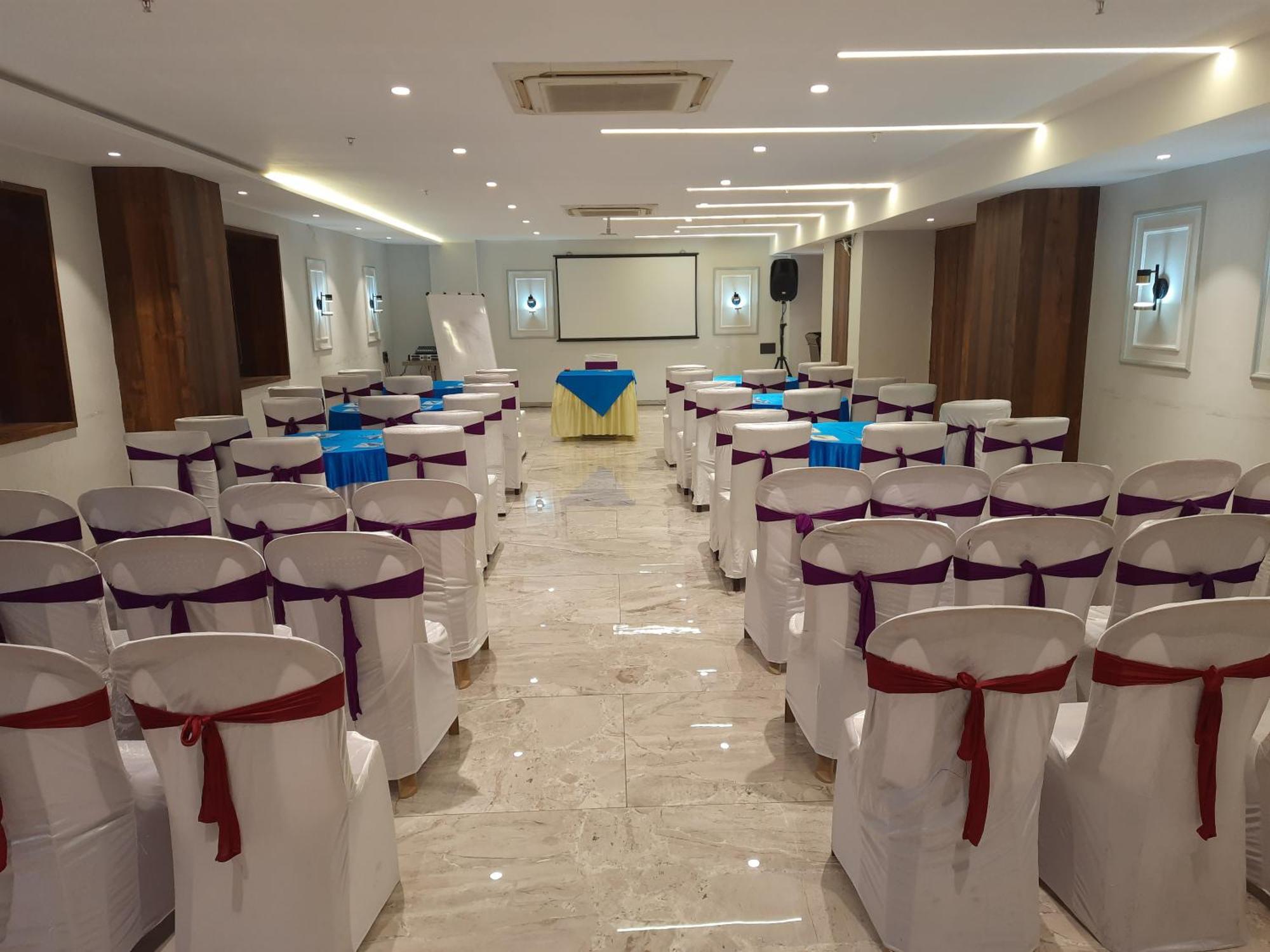 Hotel Lxia Hinjewadi - Indian Nationals Only Pimpri-Chinchwad المظهر الخارجي الصورة