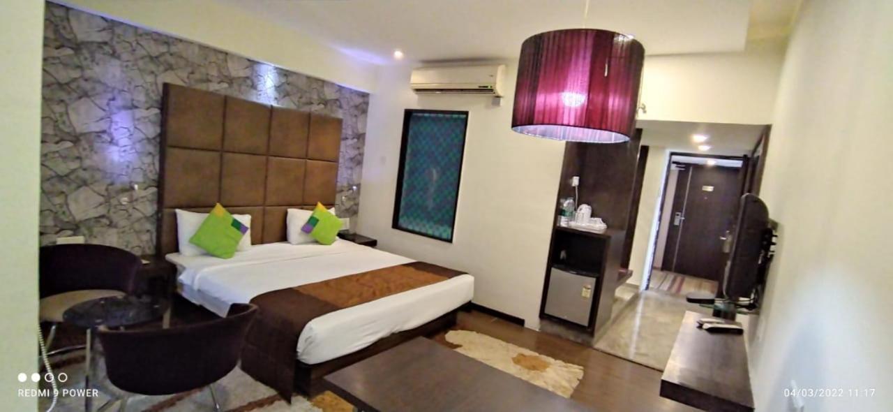 Hotel Lxia Hinjewadi - Indian Nationals Only Pimpri-Chinchwad المظهر الخارجي الصورة
