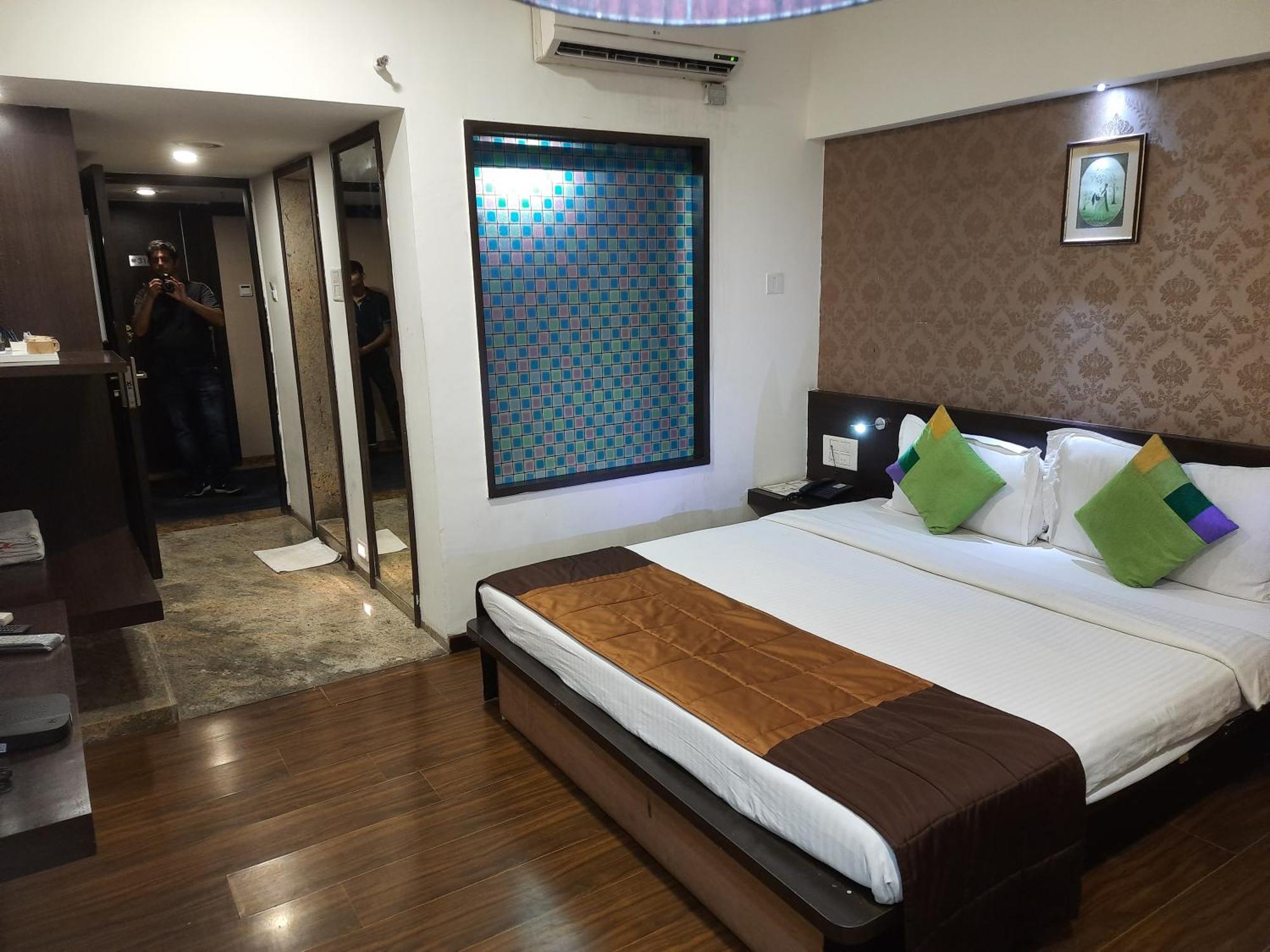 Hotel Lxia Hinjewadi - Indian Nationals Only Pimpri-Chinchwad المظهر الخارجي الصورة